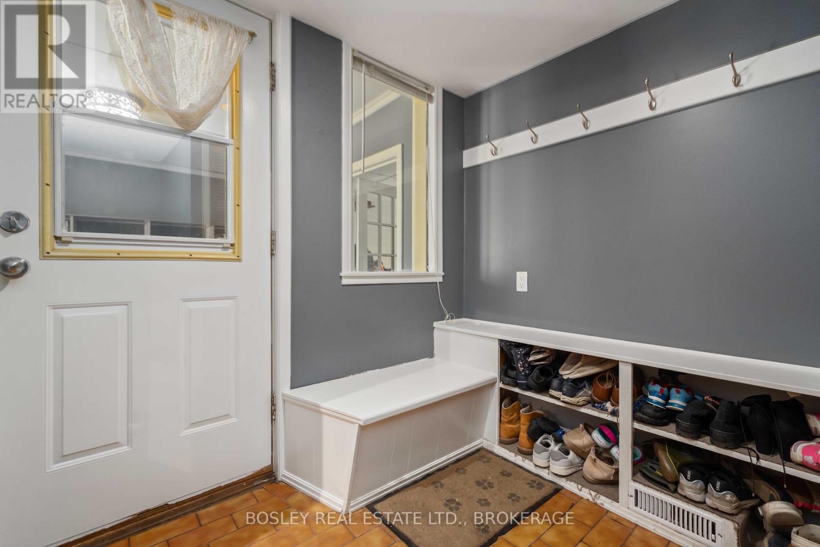 301 Pelham Road, St. Catharines (Rykert/vansickle), Ontario  L2S 1Y4 - Photo 25 - X12440313