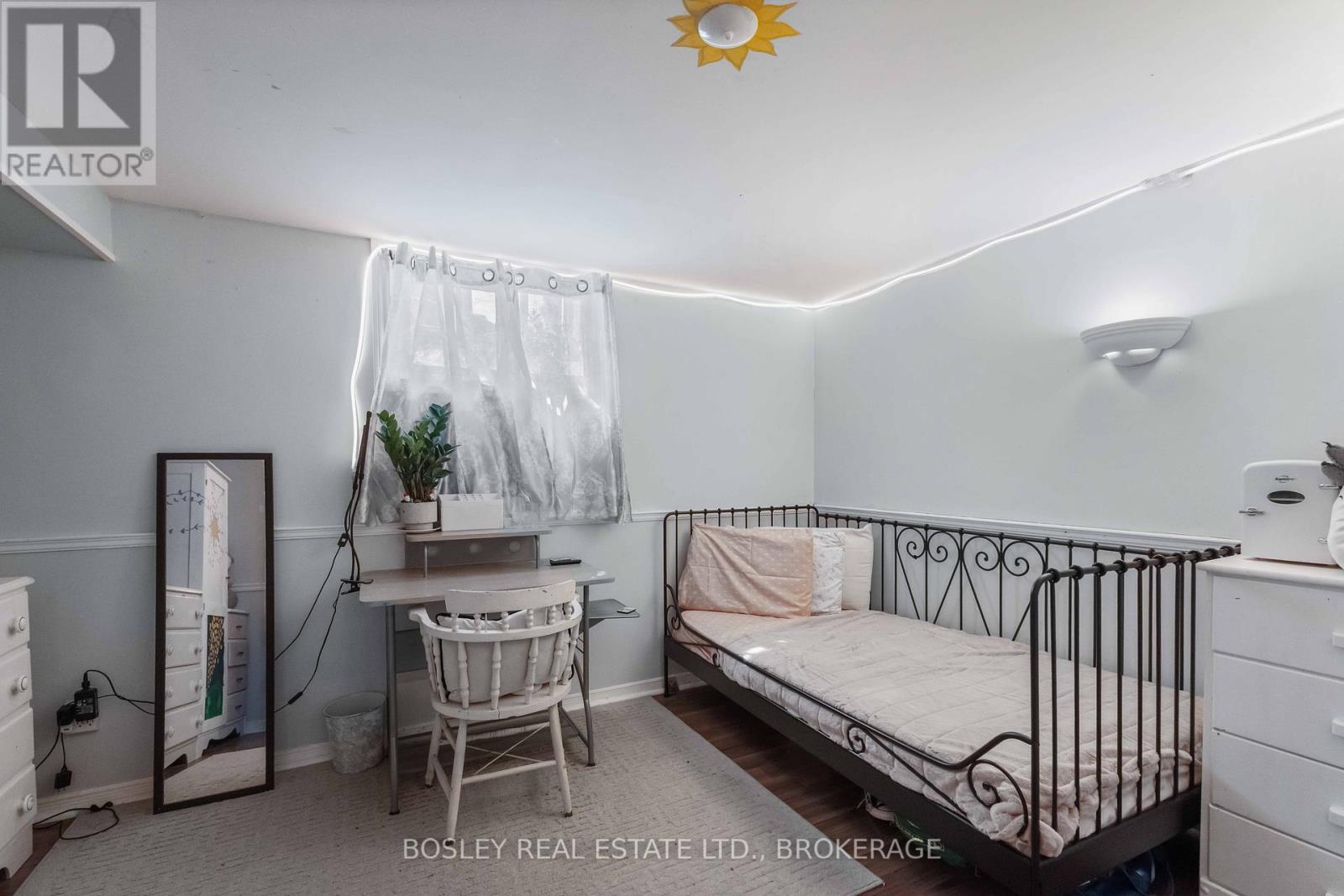 301 Pelham Road, St. Catharines (Rykert/vansickle), Ontario  L2S 1Y4 - Photo 27 - X12440313