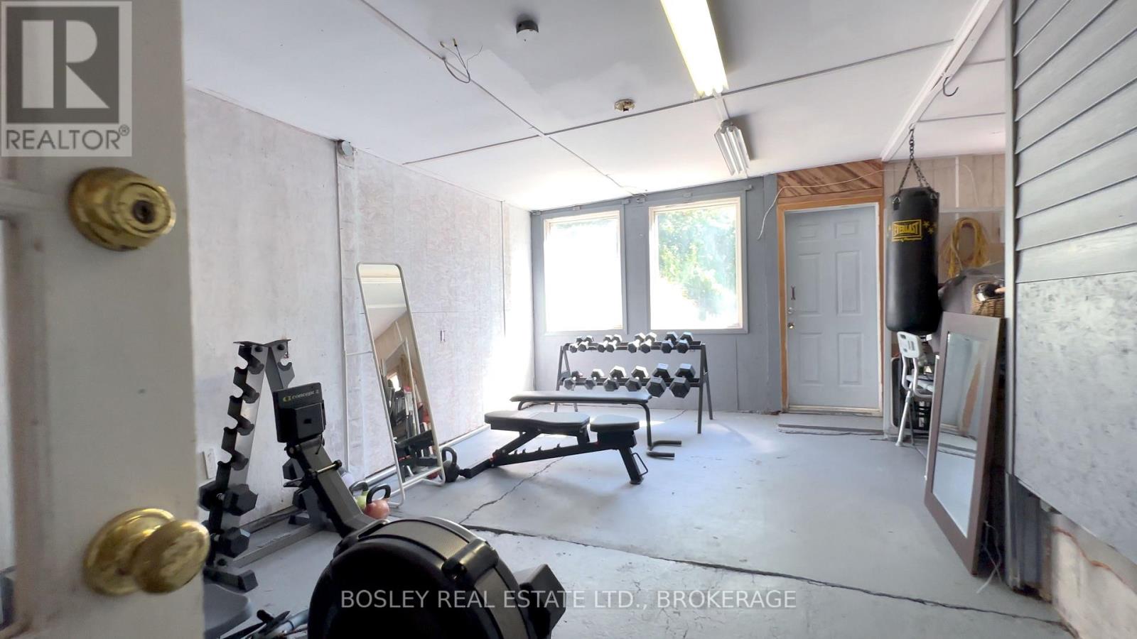 301 Pelham Road, St. Catharines (Rykert/vansickle), Ontario  L2S 1Y4 - Photo 36 - X12440313