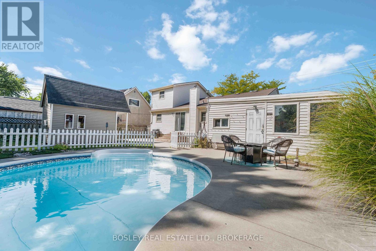 301 Pelham Road, St. Catharines (Rykert/vansickle), Ontario  L2S 1Y4 - Photo 38 - X12440313