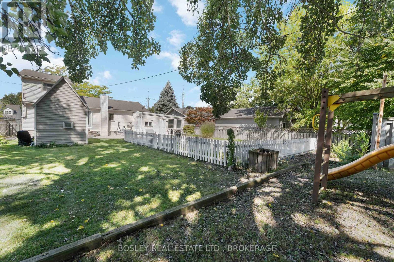 301 Pelham Road, St. Catharines (Rykert/vansickle), Ontario  L2S 1Y4 - Photo 43 - X12440313