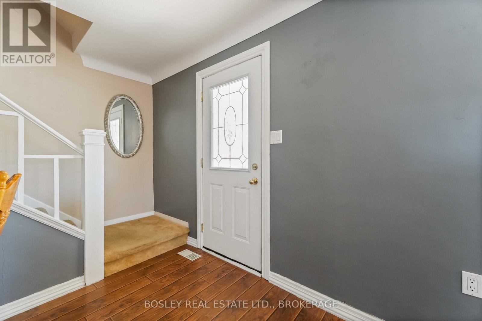 301 Pelham Road, St. Catharines (Rykert/vansickle), Ontario  L2S 1Y4 - Photo 5 - X12440313