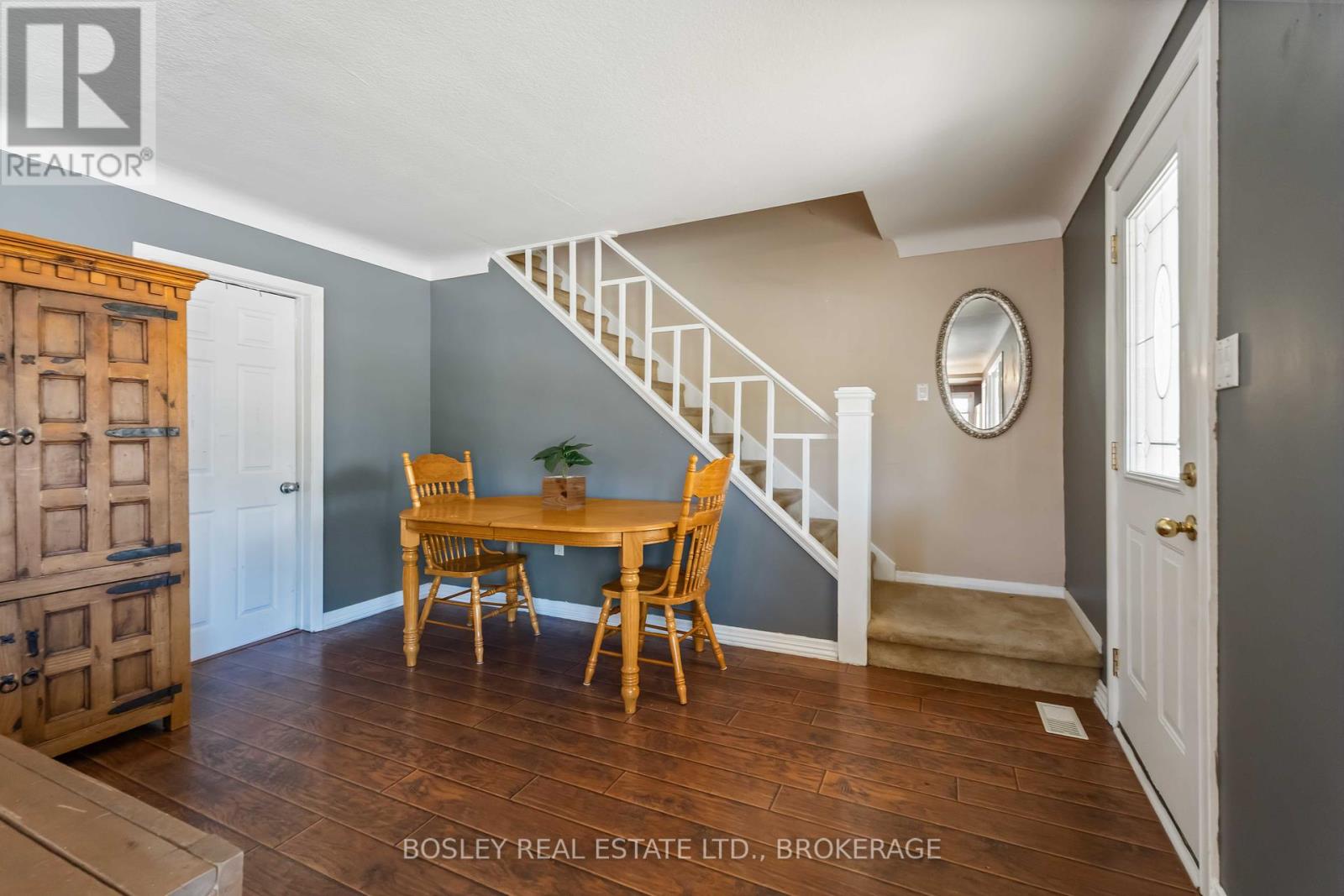 301 Pelham Road, St. Catharines (Rykert/vansickle), Ontario  L2S 1Y4 - Photo 6 - X12440313