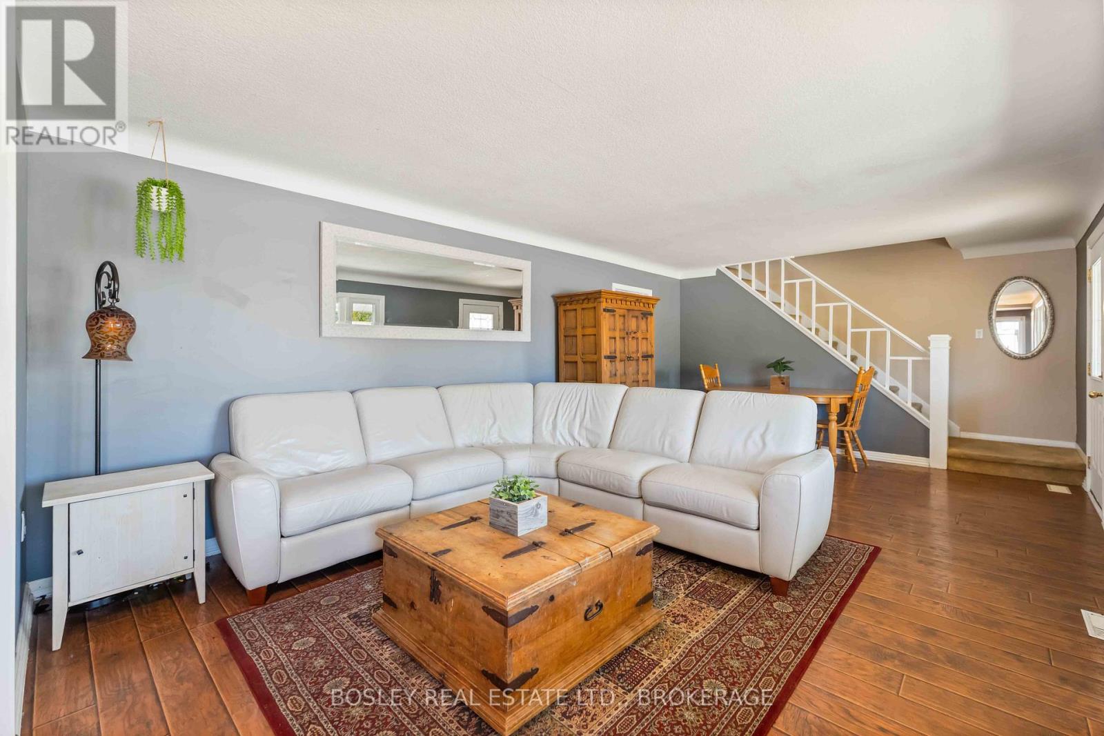 301 Pelham Road, St. Catharines (Rykert/vansickle), Ontario  L2S 1Y4 - Photo 8 - X12440313