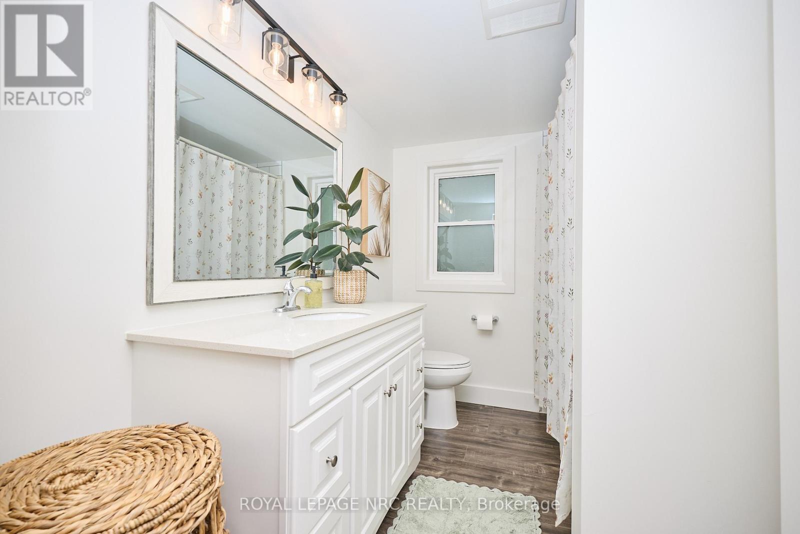 37 Cecil Street, St. Catharines (Lakeport), Ontario  L2N 4B3 - Photo 13 - X12440353