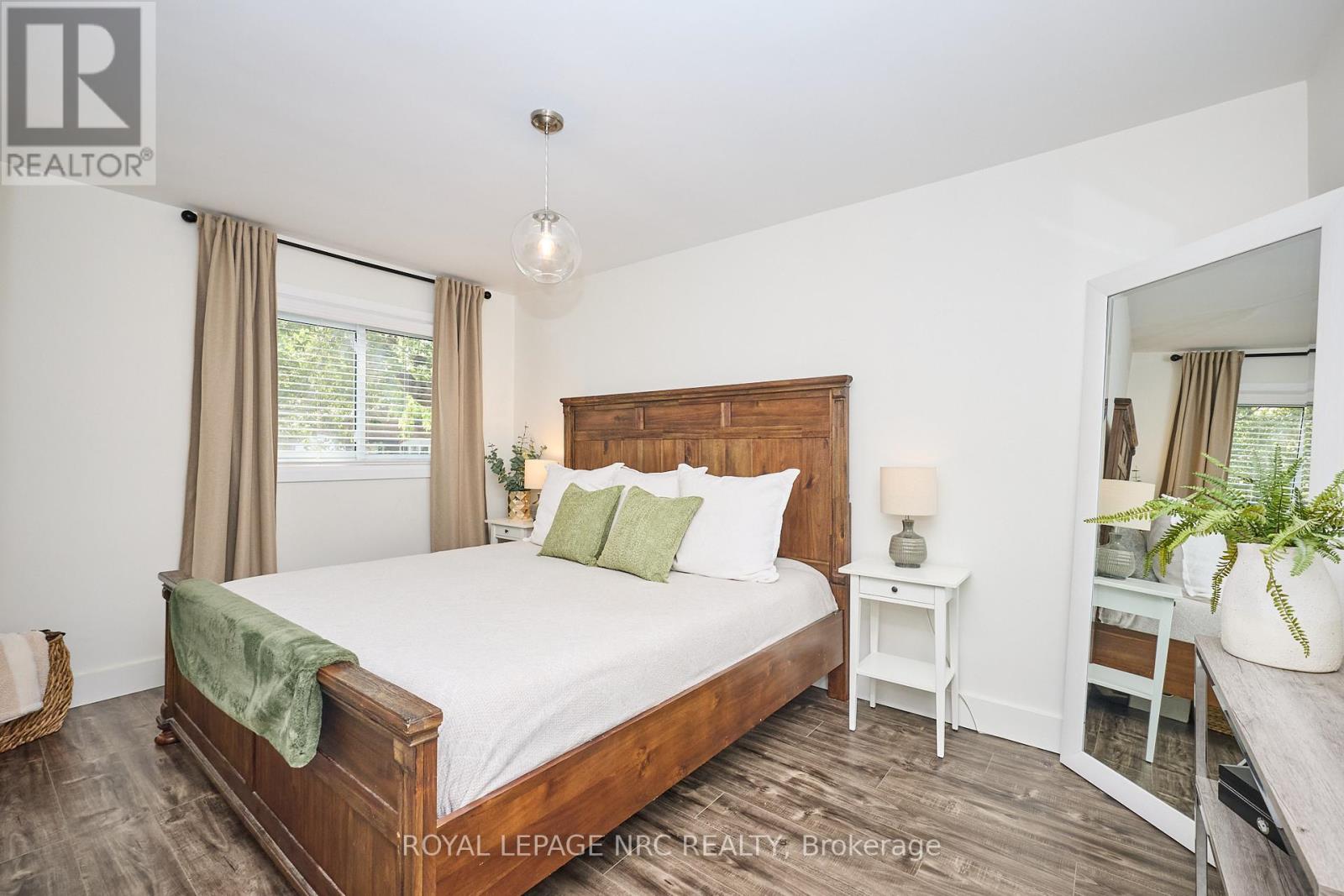 37 Cecil Street, St. Catharines (Lakeport), Ontario  L2N 4B3 - Photo 14 - X12440353