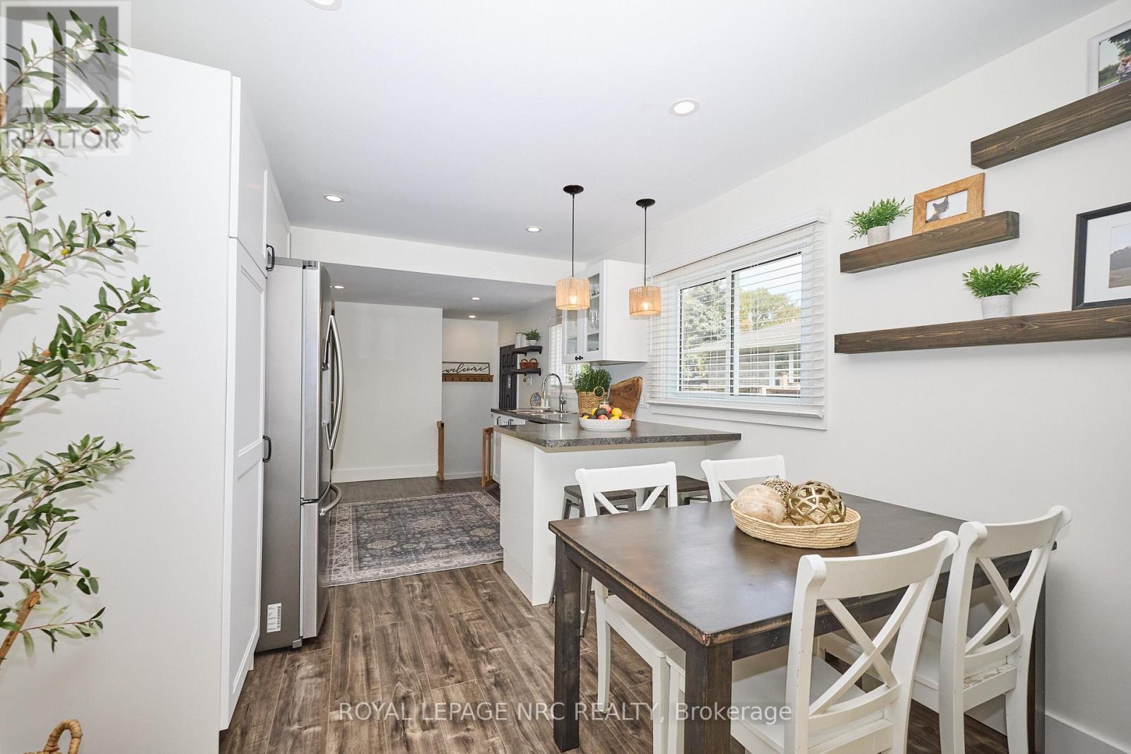 37 Cecil Street, St. Catharines (Lakeport), Ontario  L2N 4B3 - Photo 8 - X12440353