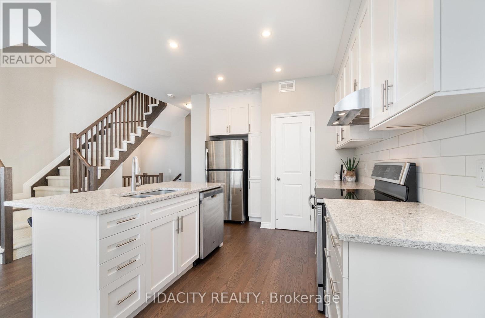 508 Bulat Court, Ottawa, Ontario  K2S 0X6 - Photo 10 - X12439272