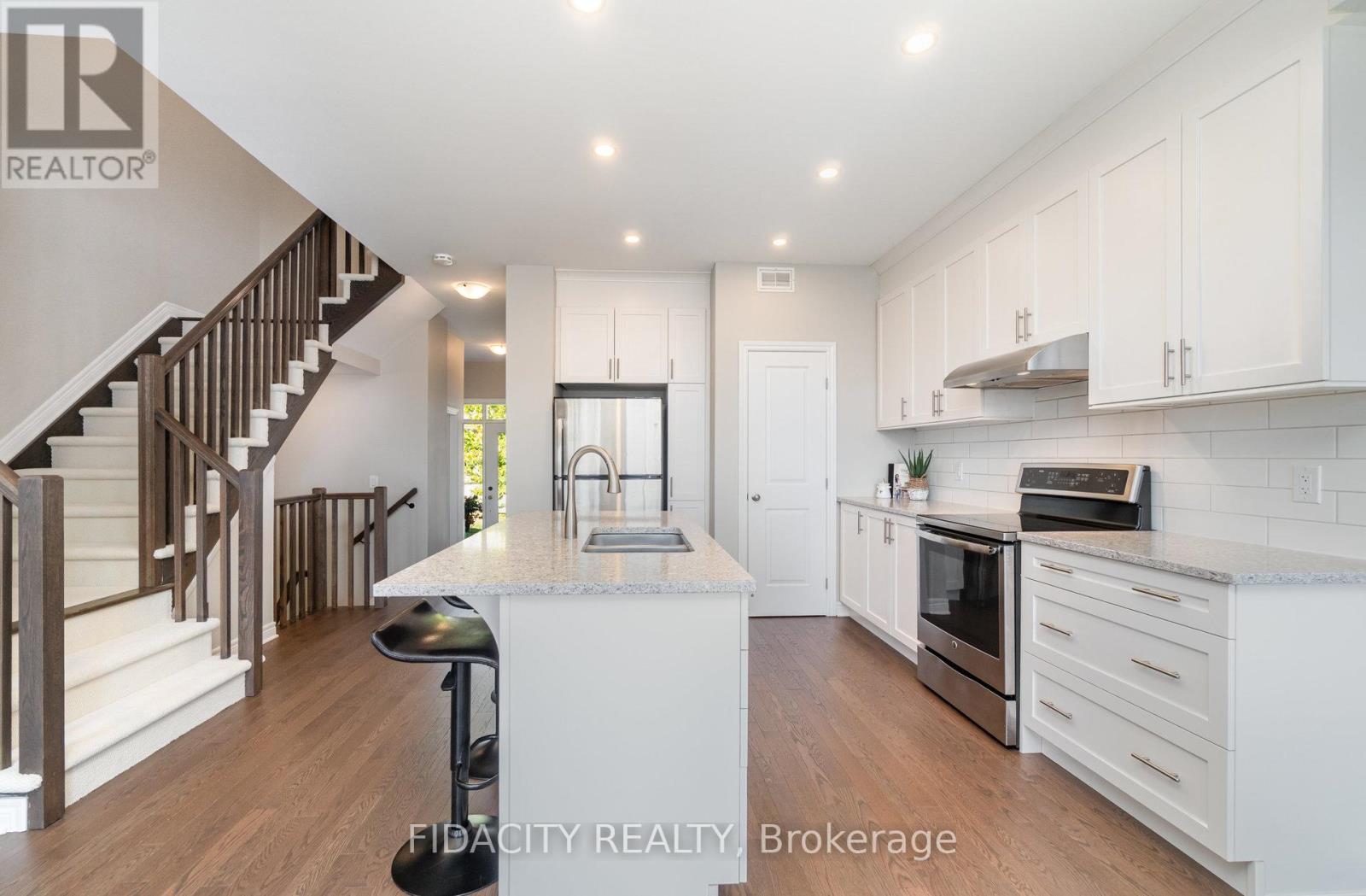 508 Bulat Court, Ottawa, Ontario  K2S 0X6 - Photo 11 - X12439272