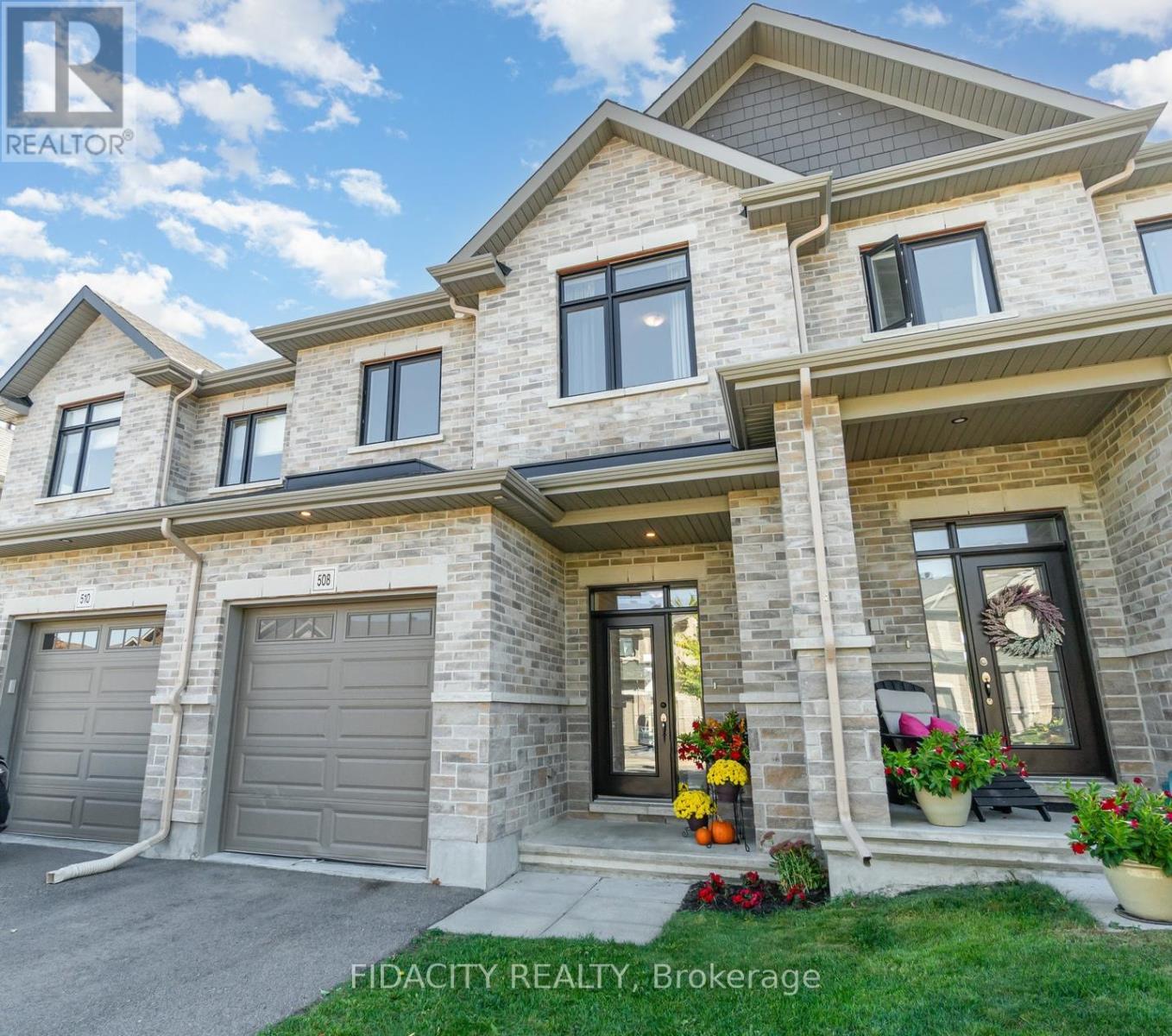 508 Bulat Court, Ottawa, Ontario  K2S 0X6 - Photo 2 - X12439272