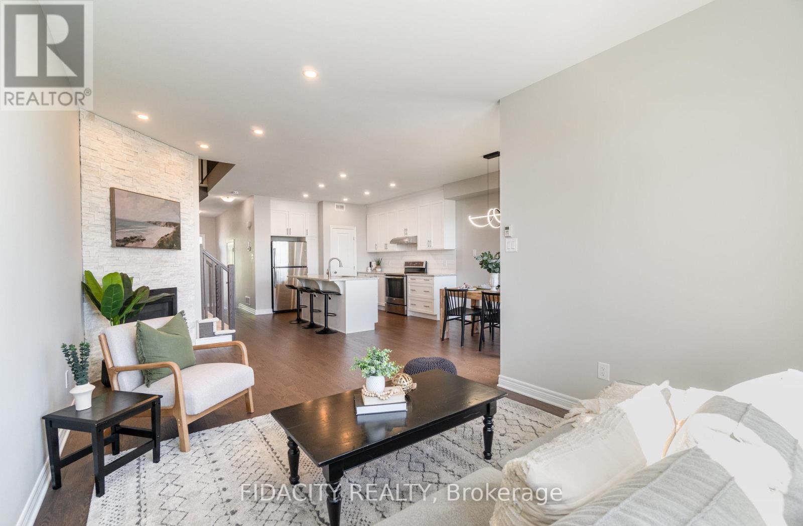 508 Bulat Court, Ottawa, Ontario  K2S 0X6 - Photo 6 - X12439272