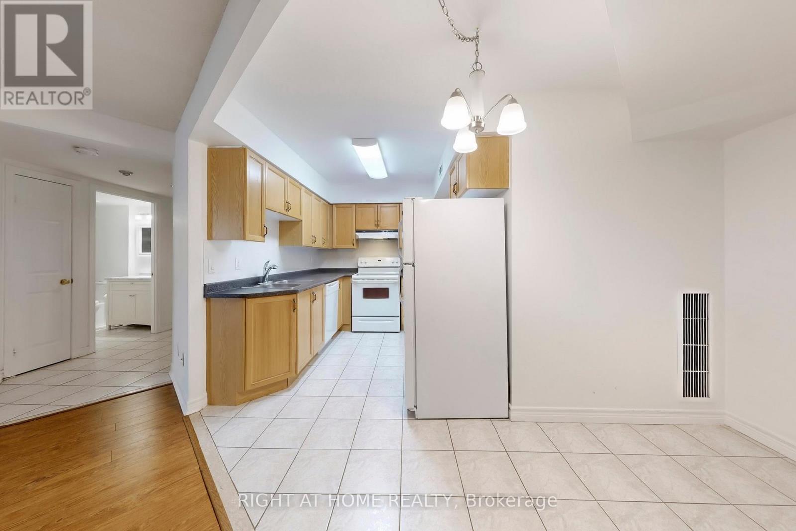 310 - 211 Randolph Road, Toronto, Ontario  M4G 4H1 - Photo 13 - C12440186