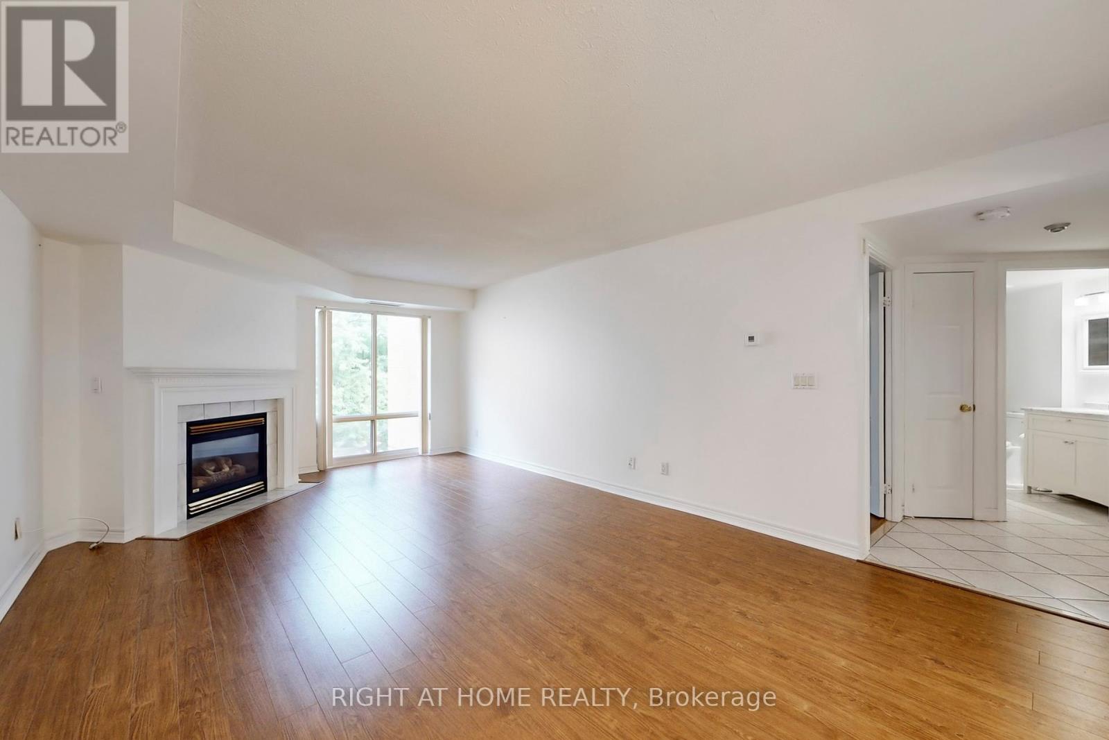310 - 211 Randolph Road, Toronto, Ontario  M4G 4H1 - Photo 5 - C12440186
