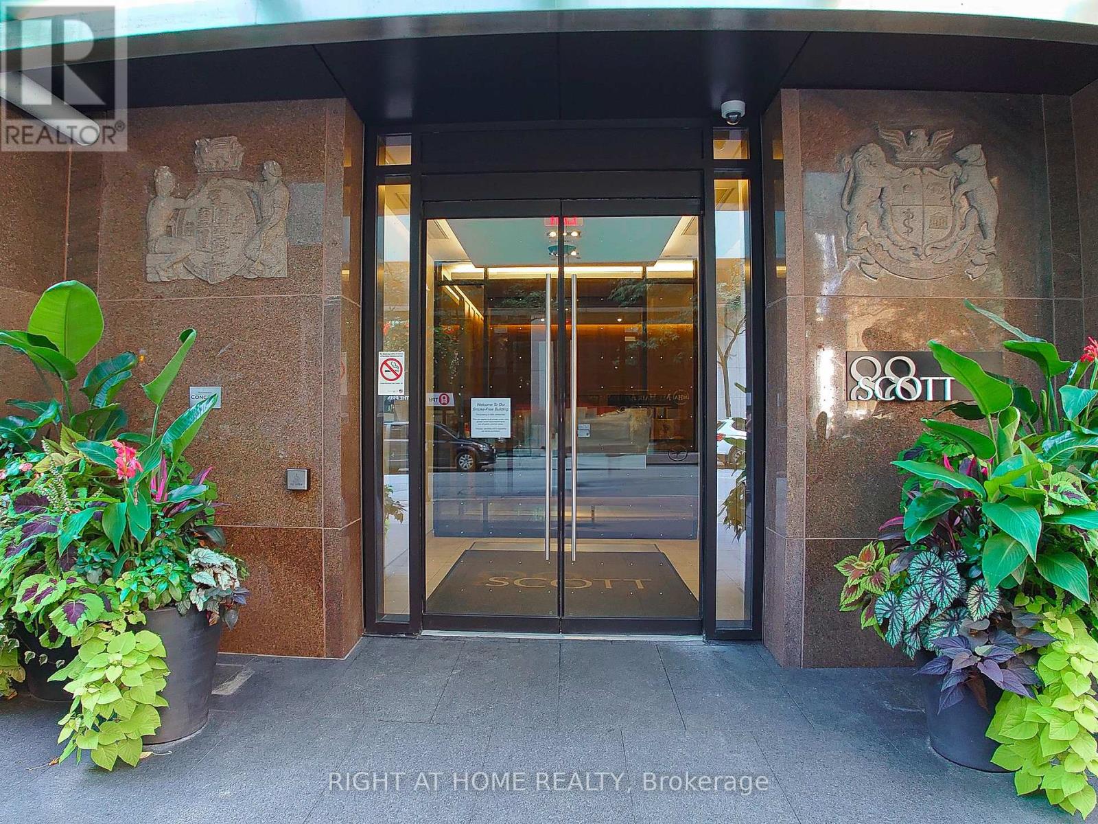 1904 - 88 Scott Street, Toronto, Ontario  M5E 0A9 - Photo 17 - C12440248