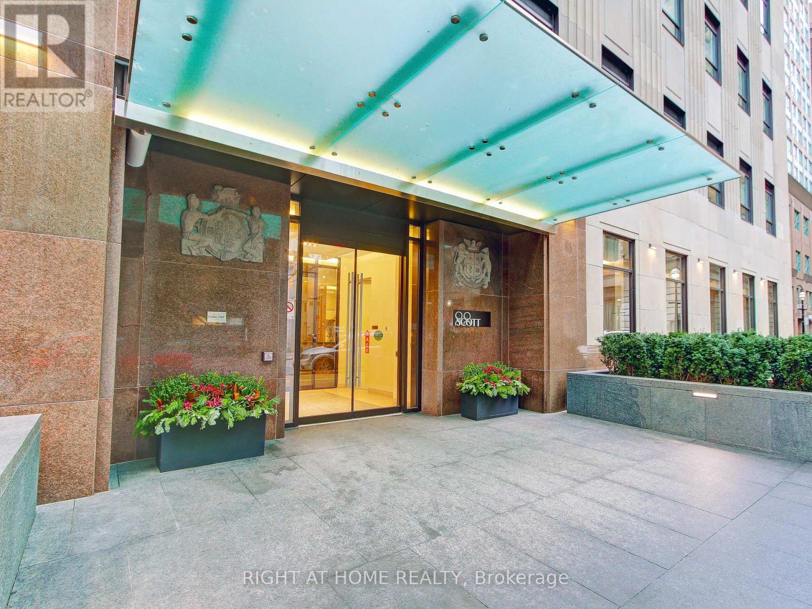 1904 - 88 Scott Street, Toronto, Ontario  M5E 0A9 - Photo 18 - C12440248