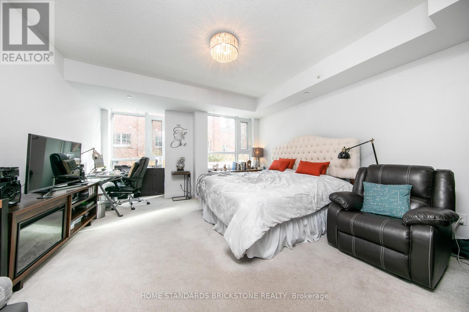 Th121 - 223 Duplex Avenue, Toronto, Ontario  M5P 2B1 - Photo 12 - C12440253