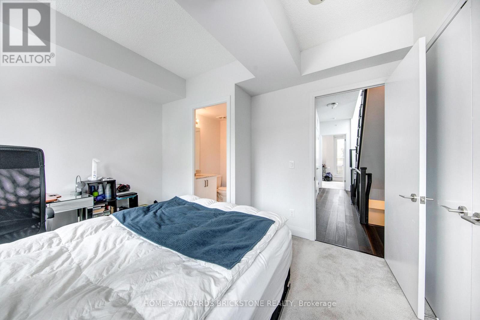 Th121 - 223 Duplex Avenue, Toronto, Ontario  M5P 2B1 - Photo 14 - C12440253