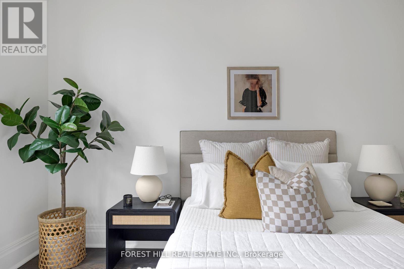 303 - 200 Russell Hill Road, Toronto, Ontario  M4V 2T2 - Photo 17 - C12440276