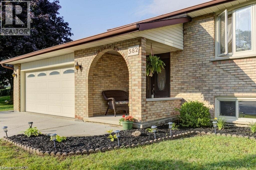 582 Skylark Road, Waterloo, Ontario  N2V 1B9 - Photo 4 - 40774291