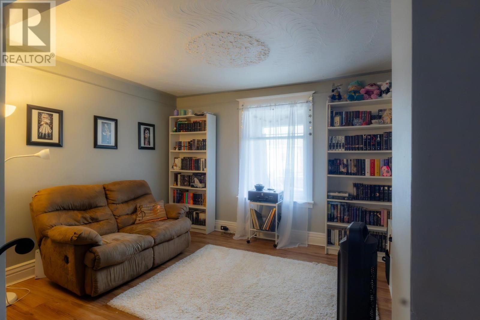 159 Hudson St, Sault Ste. Marie, Ontario  P6A 1T3 - Photo 8 - SM252771