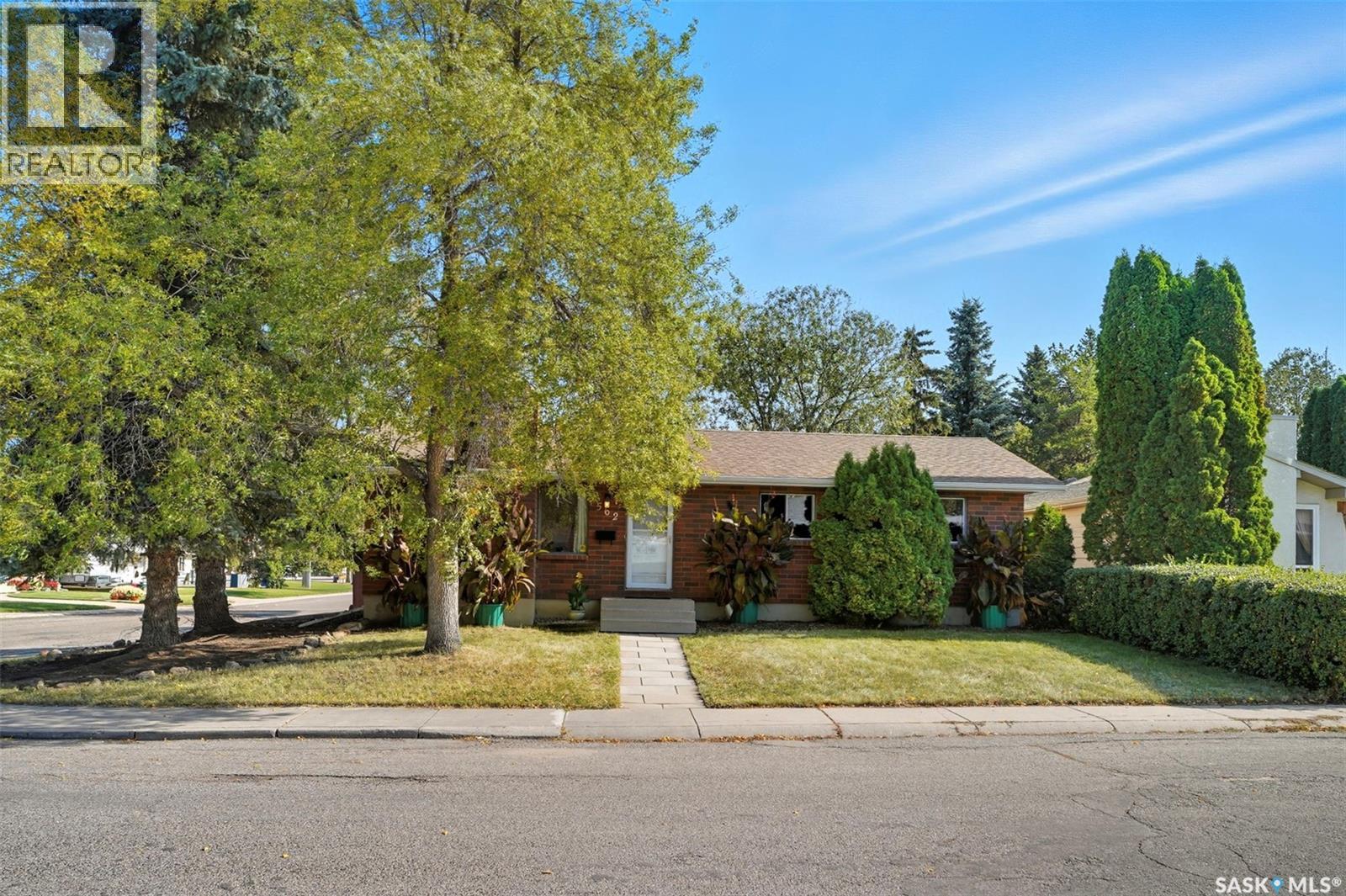 562 Highlands Terrace, Saskatoon, Saskatchewan  S7H 4Y6 - Photo 1 - SK019603