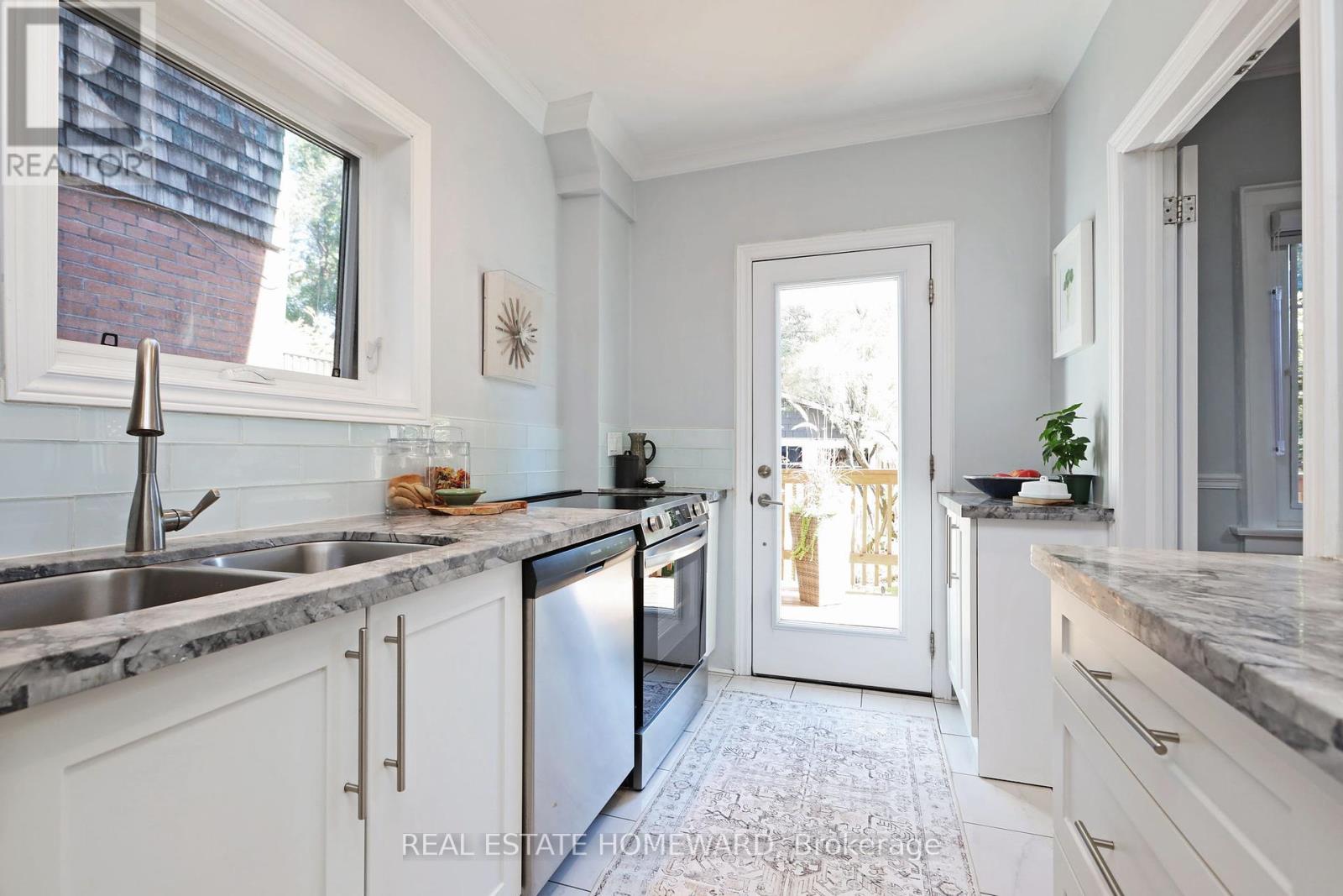 7 Bingham Avenue, Toronto (The Beaches), Ontario  M4E 3R1 - Photo 11 - E12440125