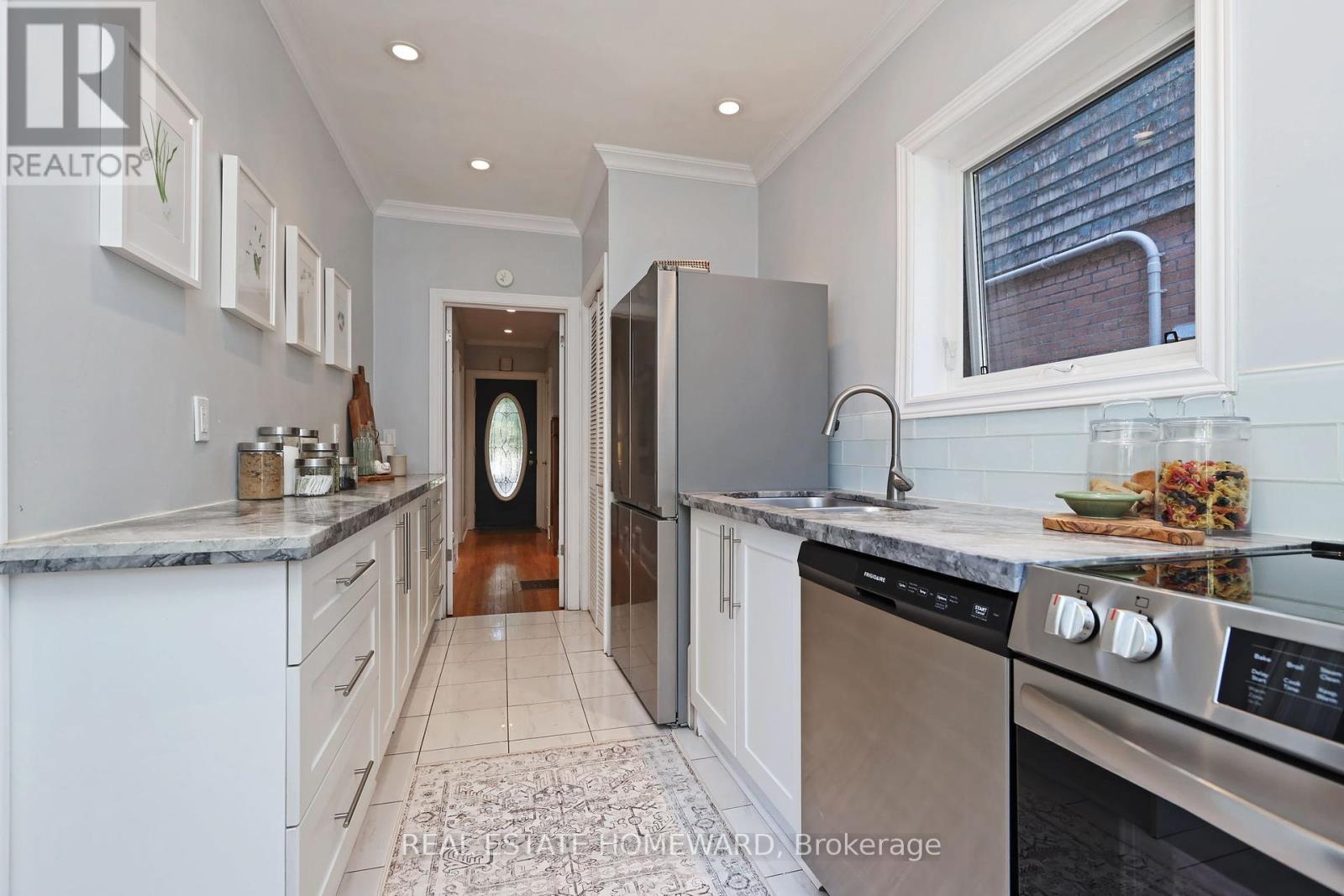 7 Bingham Avenue, Toronto (The Beaches), Ontario  M4E 3R1 - Photo 12 - E12440125