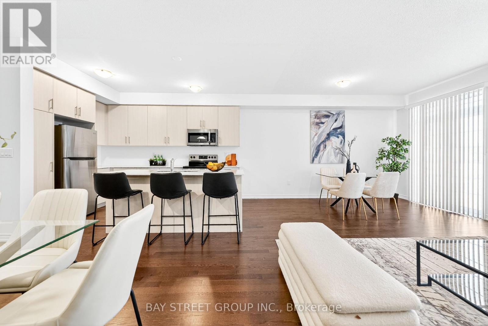 37 Floodgate Road, Whitby, Ontario  L1P 0P5 - Photo 12 - E12440147