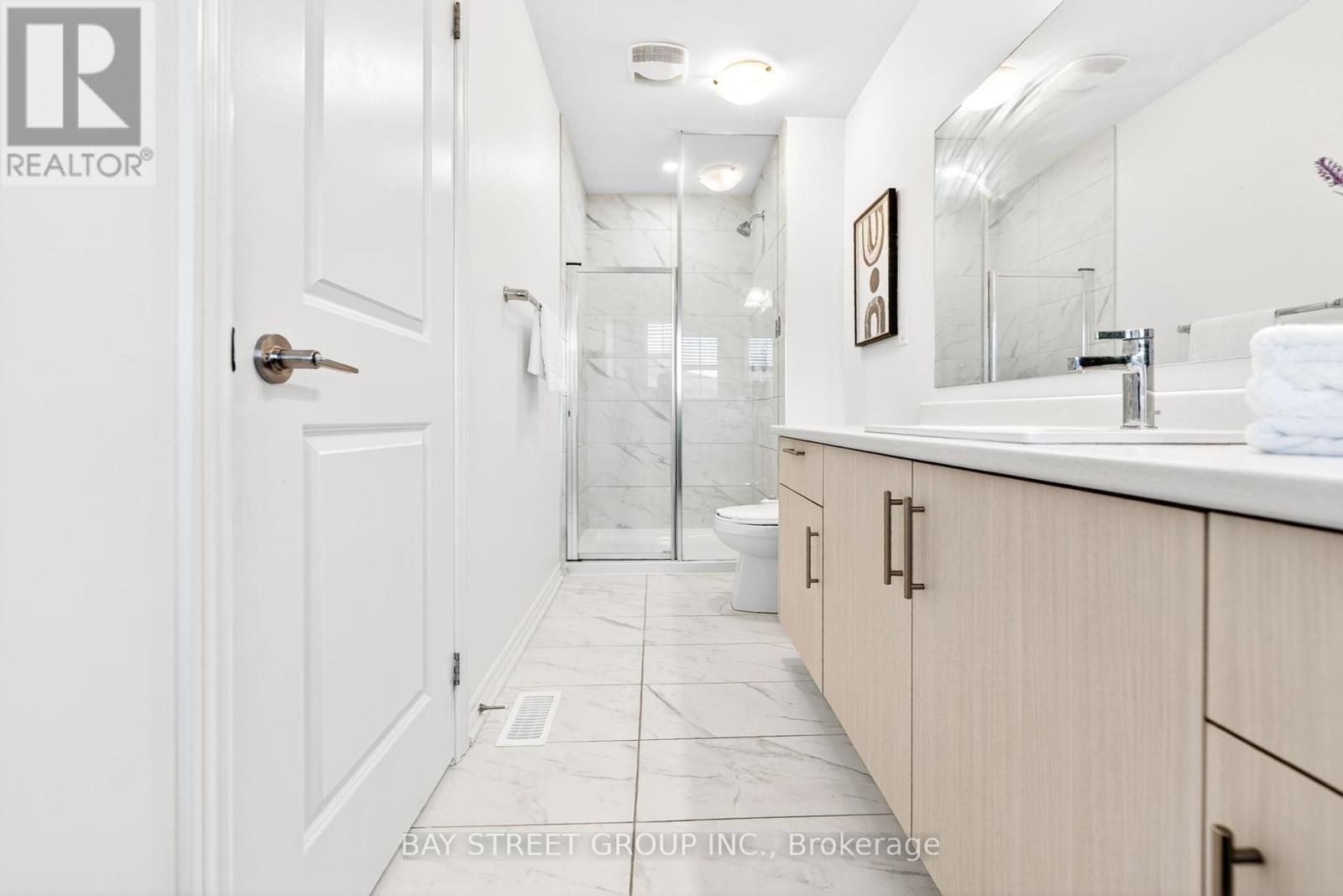 37 Floodgate Road, Whitby, Ontario  L1P 0P5 - Photo 23 - E12440147