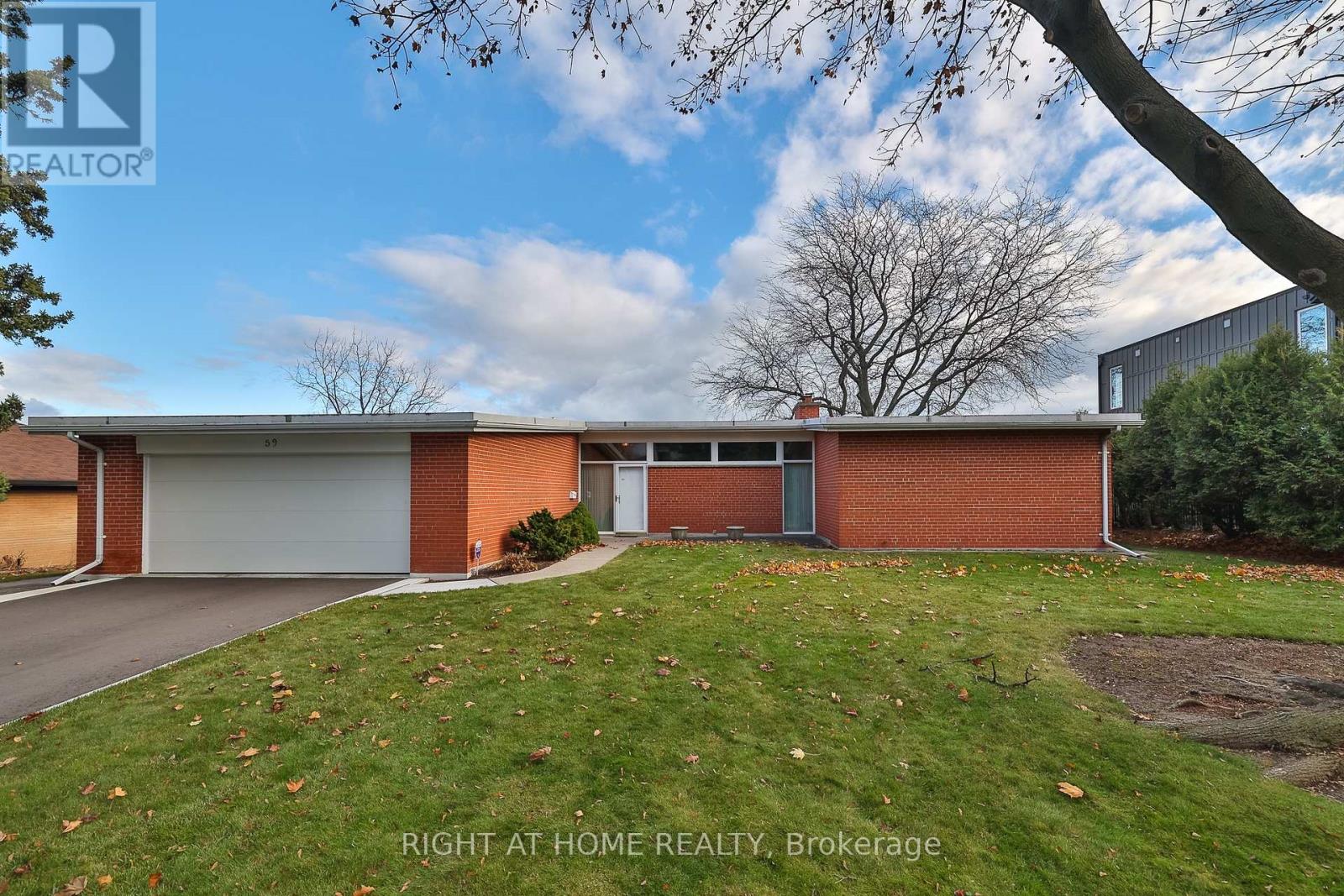 59 Hill Crescent, Toronto, Ontario  M1M 1J3 - Photo 3 - E12440174