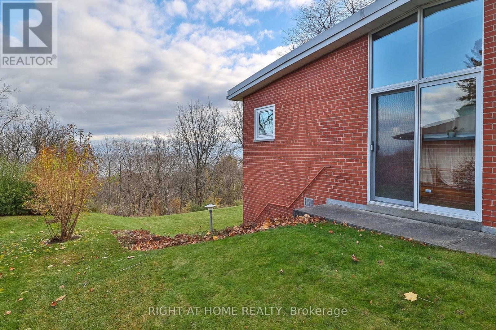 59 Hill Crescent, Toronto, Ontario  M1M 1J3 - Photo 5 - E12440174