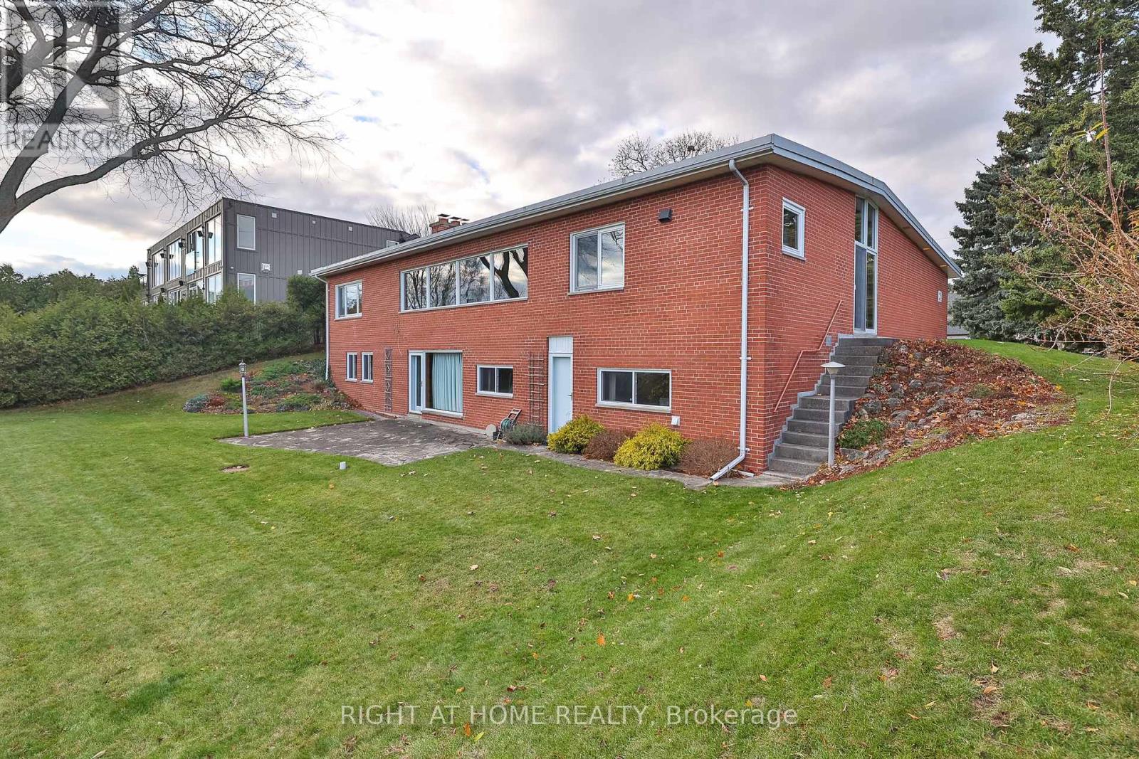 59 Hill Crescent, Toronto, Ontario  M1M 1J3 - Photo 8 - E12440174