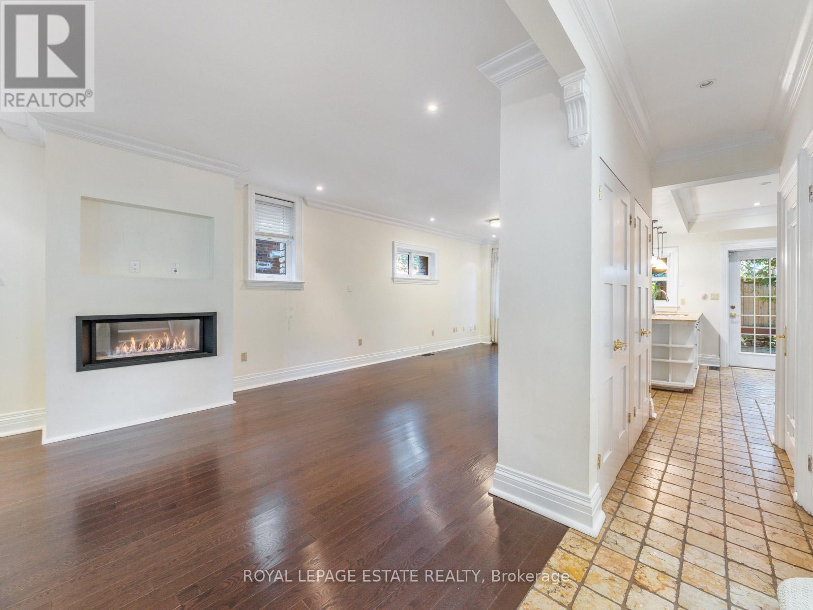 17 Balsam Avenue, Toronto, Ontario  M4E 3B3 - Photo 11 - E12440200