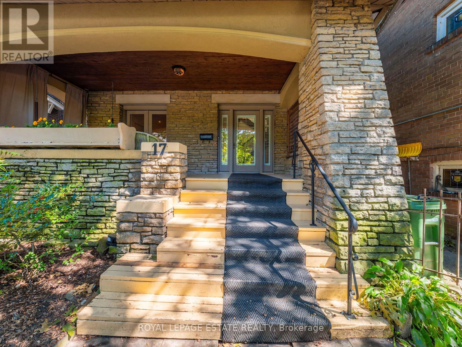 17 Balsam Avenue, Toronto, Ontario  M4E 3B3 - Photo 2 - E12440200