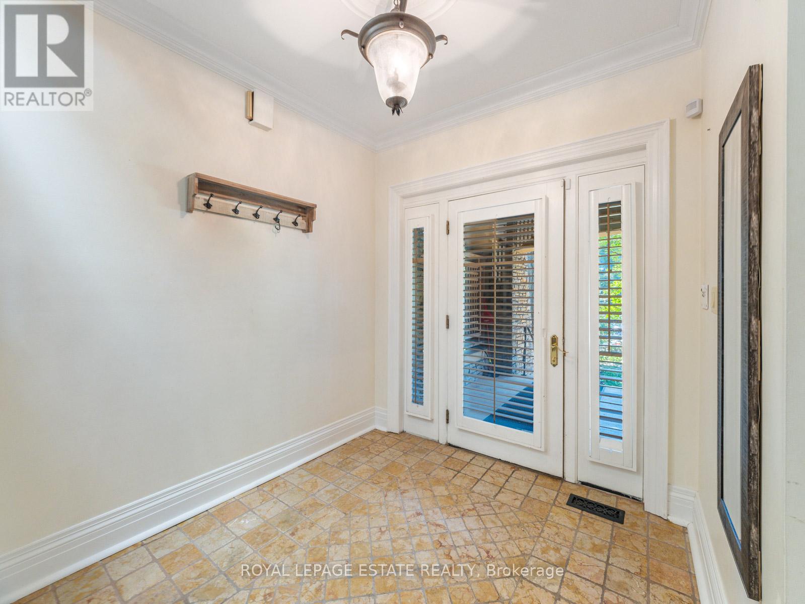 17 Balsam Avenue, Toronto, Ontario  M4E 3B3 - Photo 9 - E12440200