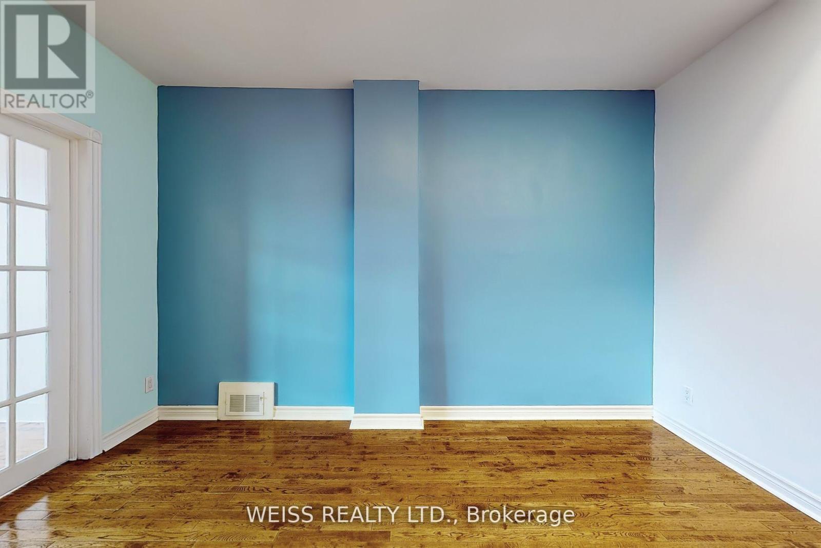 Upper - 2468 Danforth Avenue, Toronto, Ontario  M4C 1K9 - Photo 11 - E12440258