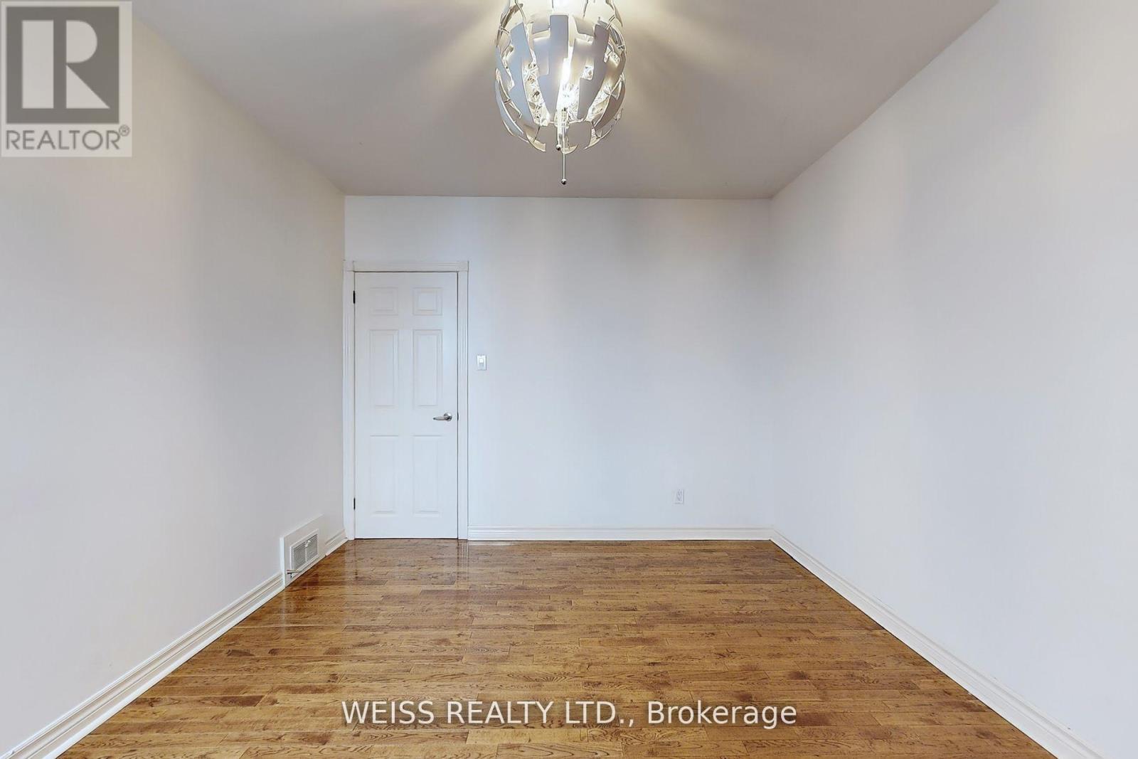 Upper - 2468 Danforth Avenue, Toronto, Ontario  M4C 1K9 - Photo 17 - E12440258