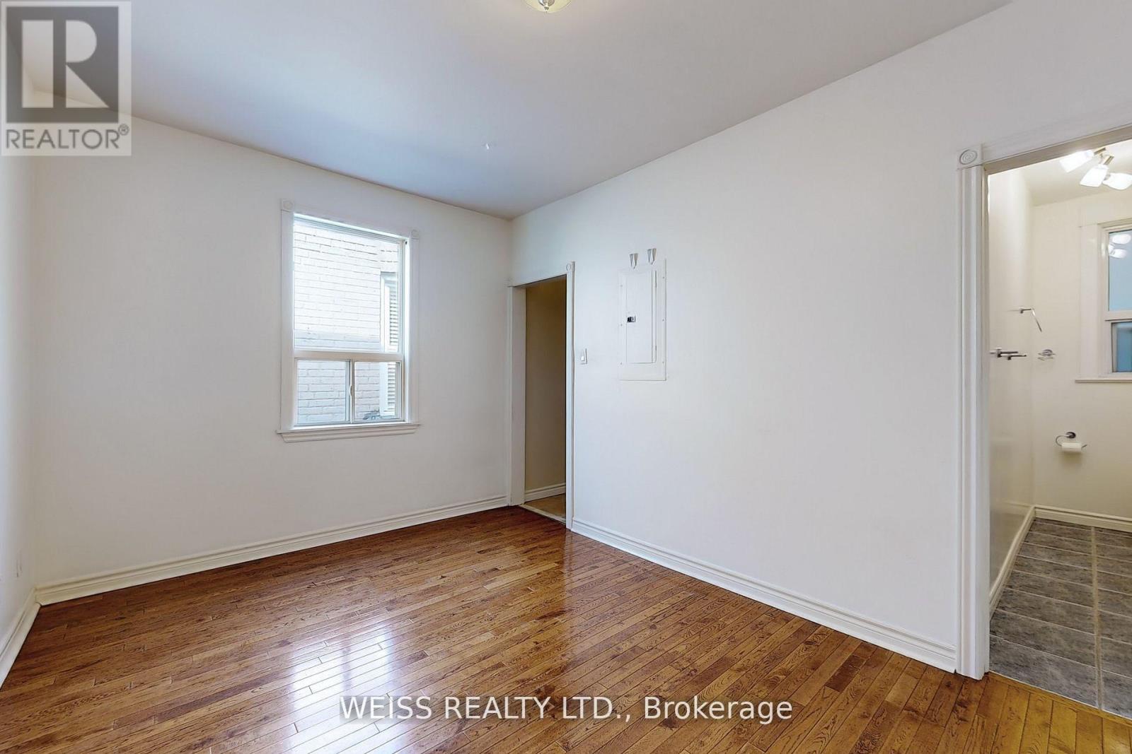 Upper - 2468 Danforth Avenue, Toronto, Ontario  M4C 1K9 - Photo 18 - E12440258