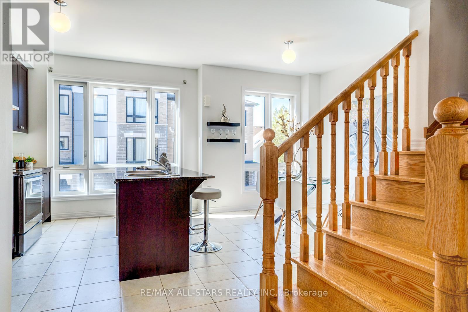 41 Steamboat Way, Whitby, Ontario  L1N 0M6 - Photo 14 - E12440296