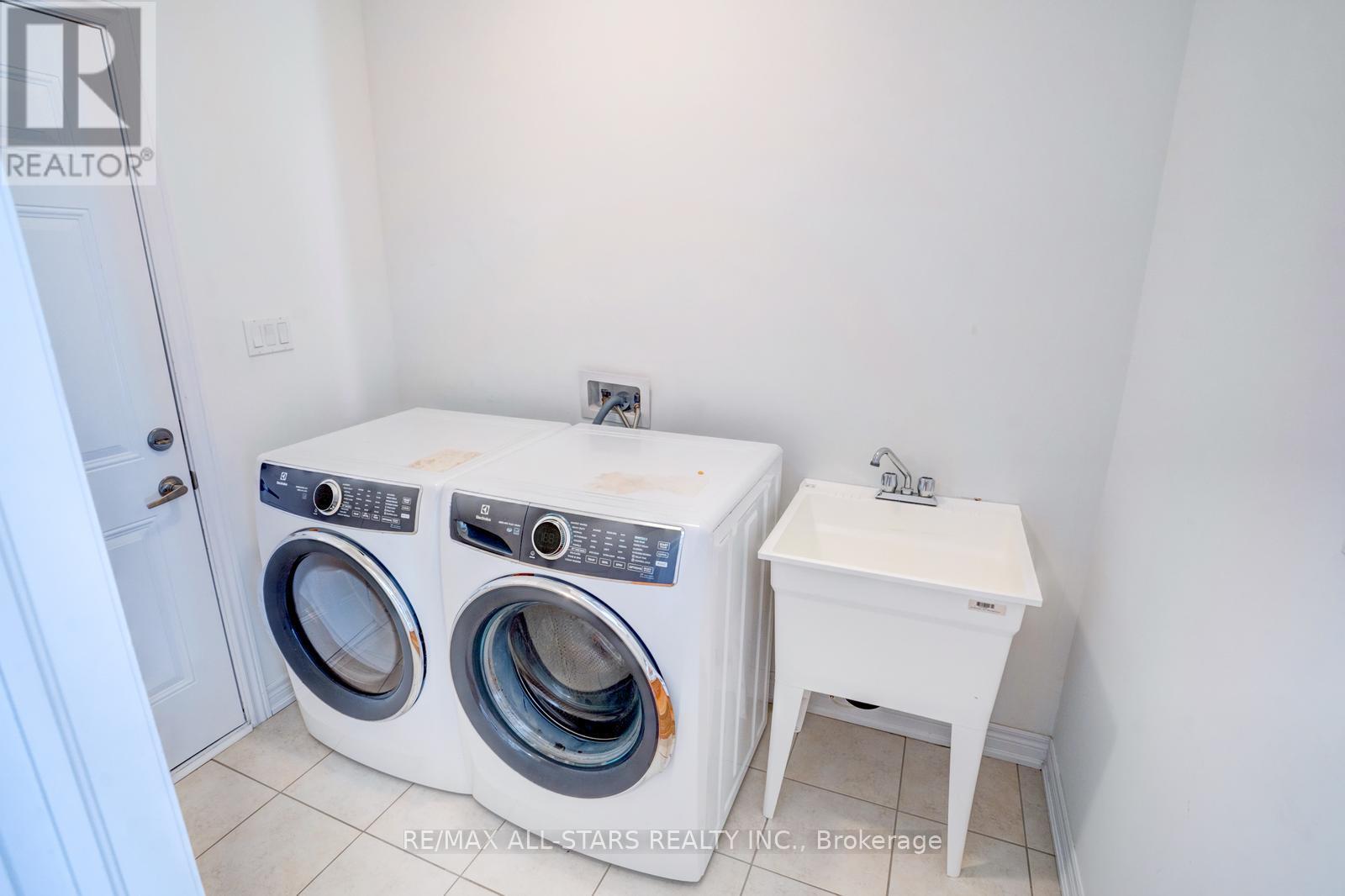41 Steamboat Way, Whitby, Ontario  L1N 0M6 - Photo 37 - E12440296