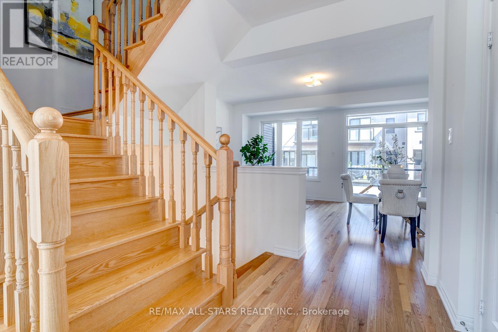 41 Steamboat Way, Whitby, Ontario  L1N 0M6 - Photo 7 - E12440296