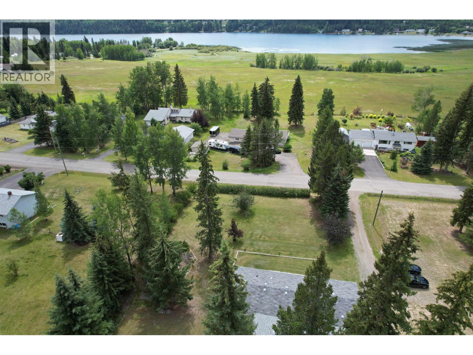 6089 LAKESHORE DRIVE, 100 Mile House, British Columbia