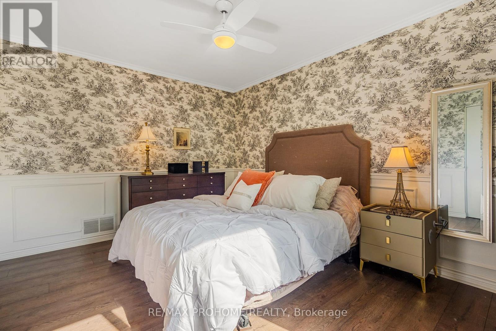 32 Sir Bedevere Place, Markham, Ontario  L3P 2W4 - Photo 17 - N12439285