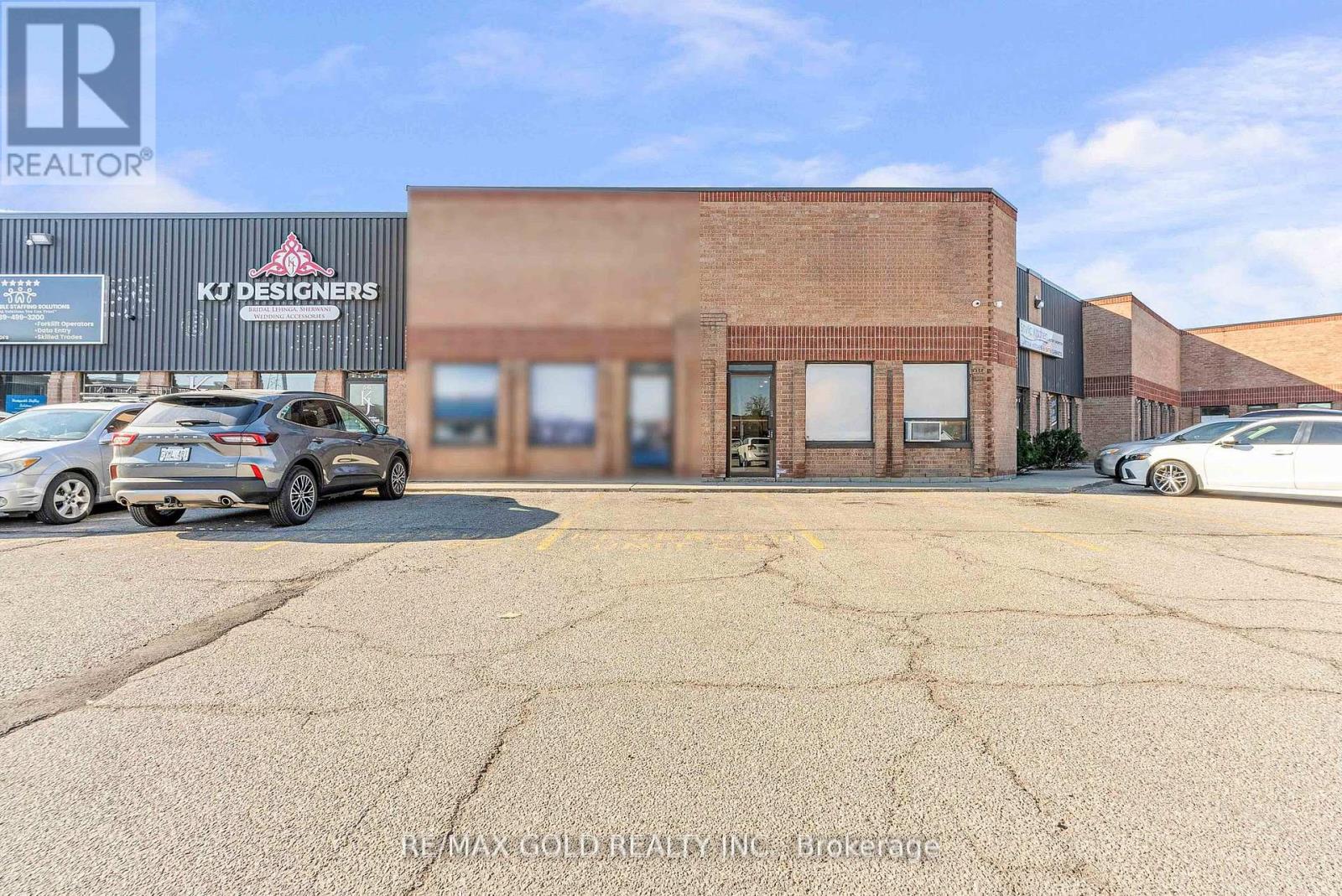 58 - 173 Advance Boulevard, Brampton, Ontario  L6T 4Z7 - Photo 2 - W12385582