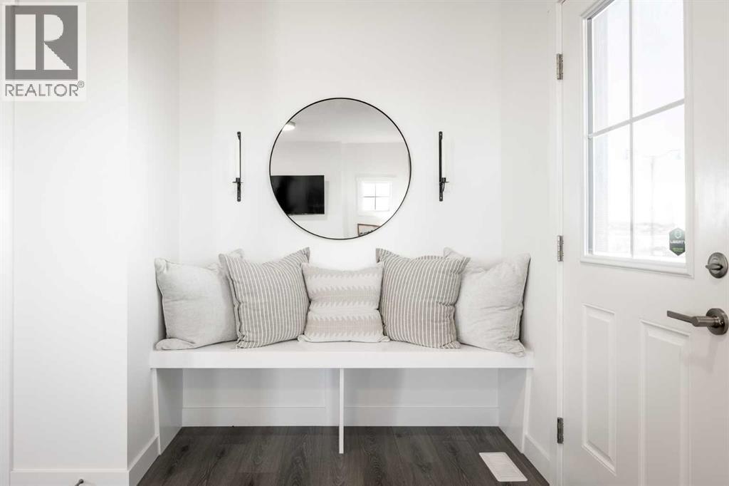 15 Creekstone Walk Sw, Calgary, Alberta  T2X 4Y1 - Photo 3 - A2259697