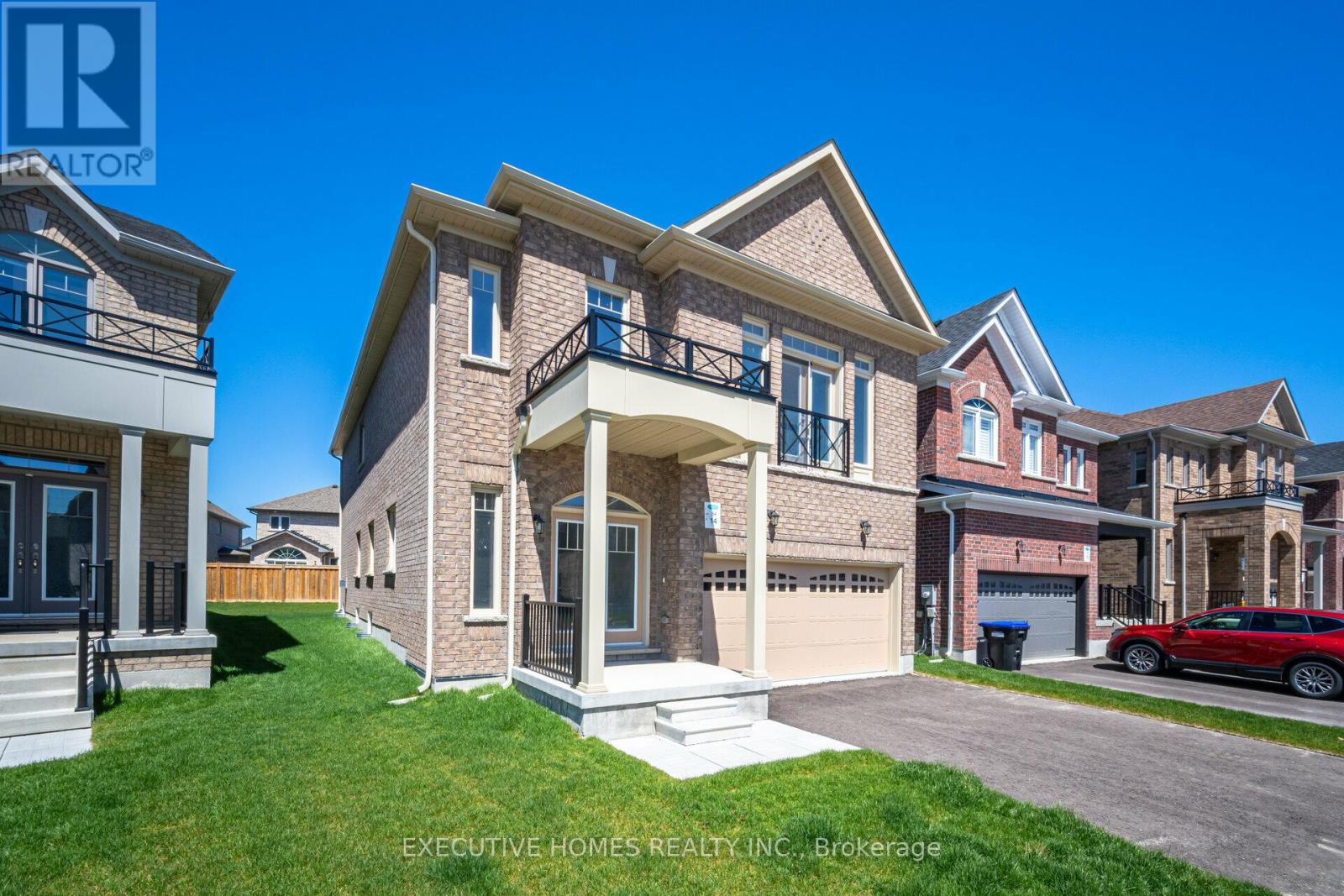 14 Mac Campbell Way, Bradford West Gwillimbury, Ontario  L3Z 4M7 - Photo 2 - N12438652
