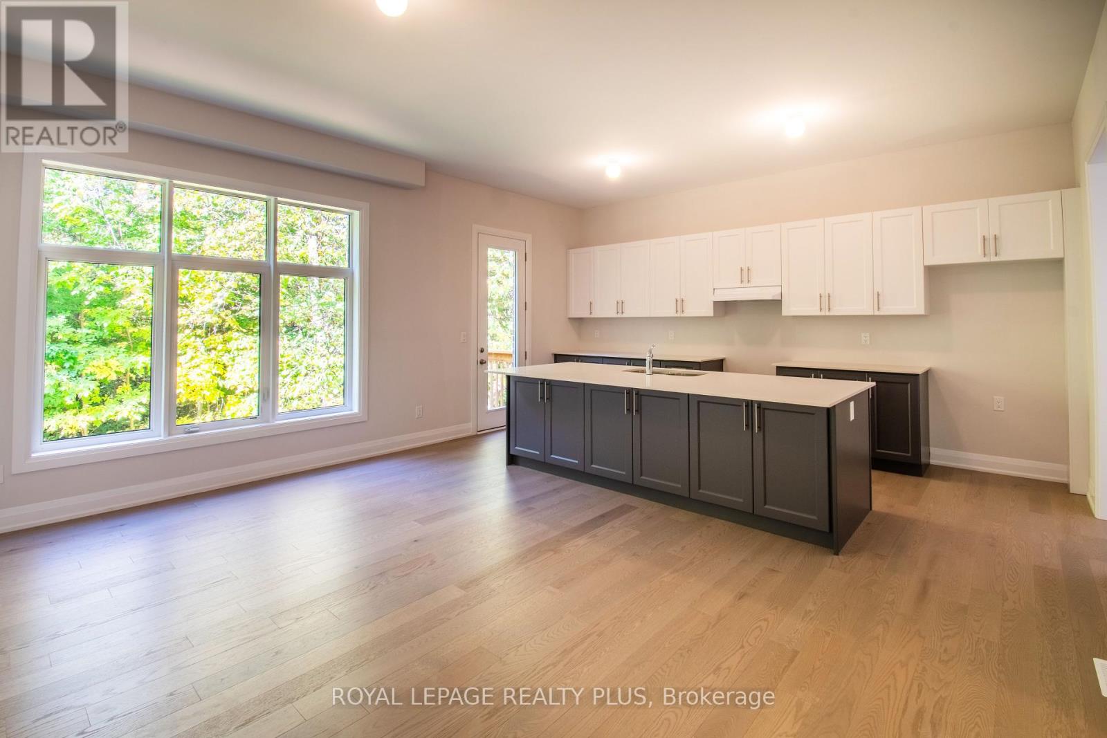 980 Church Drive, Innisfil, Ontario  L0L 1W0 - Photo 13 - N12440124