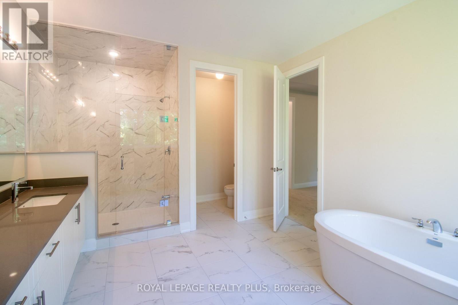 980 Church Drive, Innisfil, Ontario  L0L 1W0 - Photo 22 - N12440124