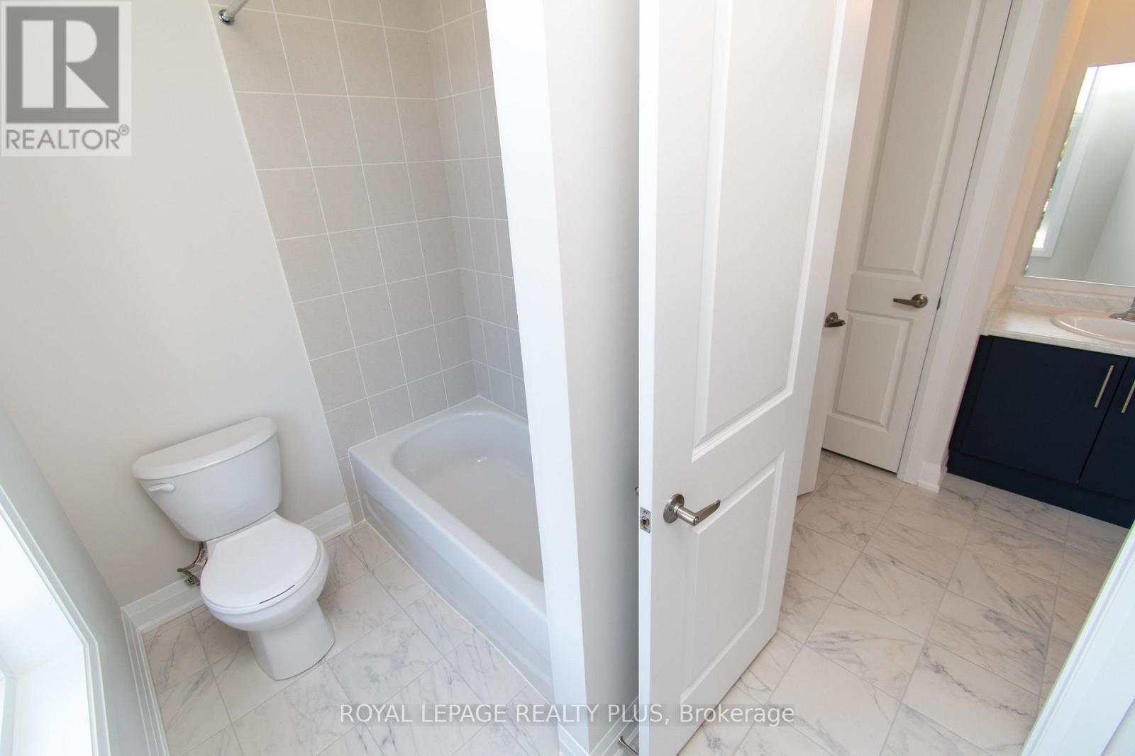 980 Church Drive, Innisfil, Ontario  L0L 1W0 - Photo 28 - N12440124