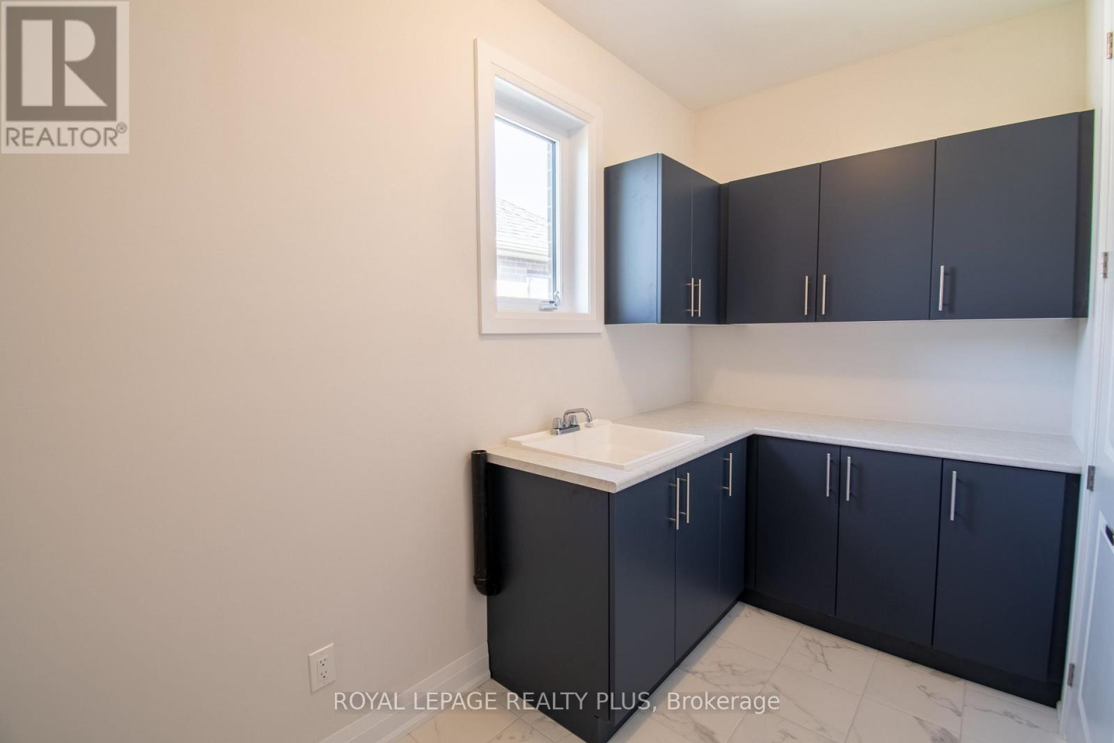 980 Church Drive, Innisfil, Ontario  L0L 1W0 - Photo 32 - N12440124
